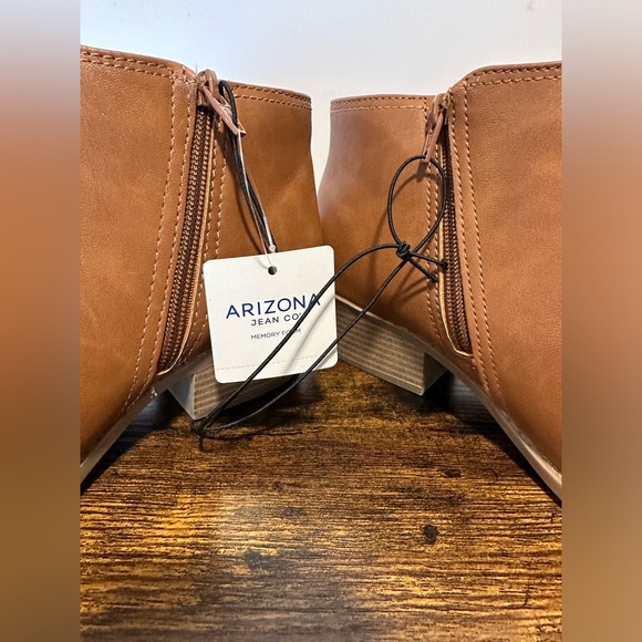 Arizona Women’s Cognac Camino Stacked Heel Booties NWT Various Sizes - Picture 7 of 8